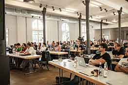 Die Besucher zeigten durchweg großes Interesse an den Inhalten der Vorträge.