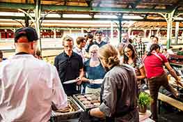 Die leckeren Burger kamen bei den Teilnehmern des CodeCamps besonders gut an…